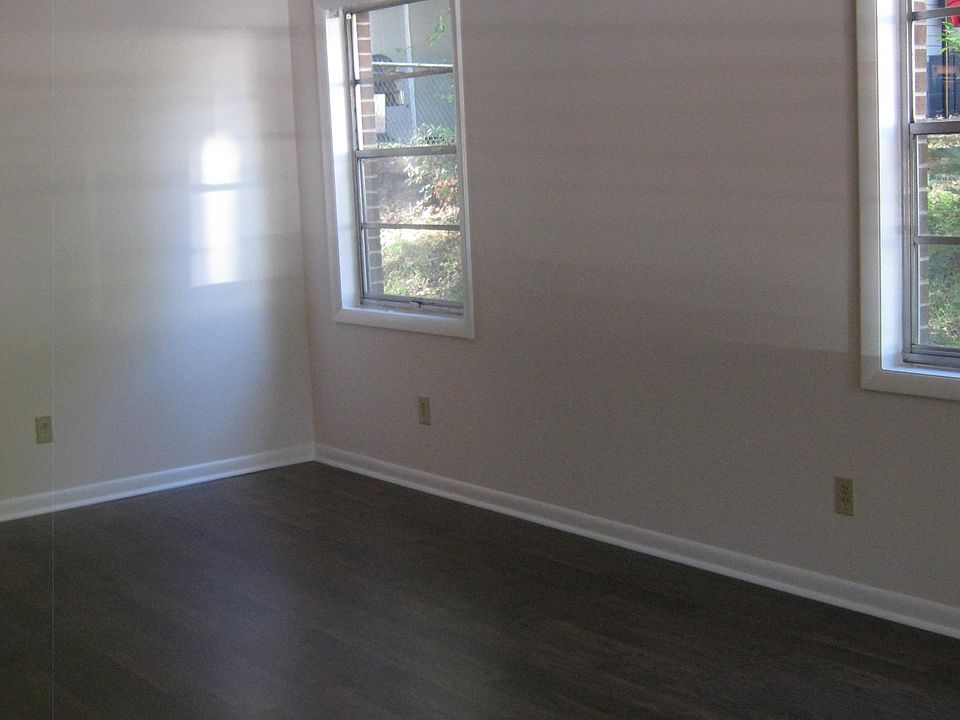 2nd image of 4017 Greenleaf St #4019
