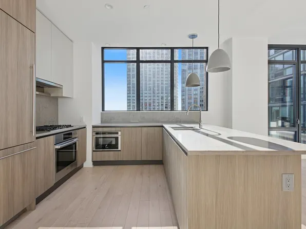 155 Bay Street image 1 of 17