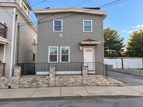 26 Bennington St, Lawrence, MA 01841