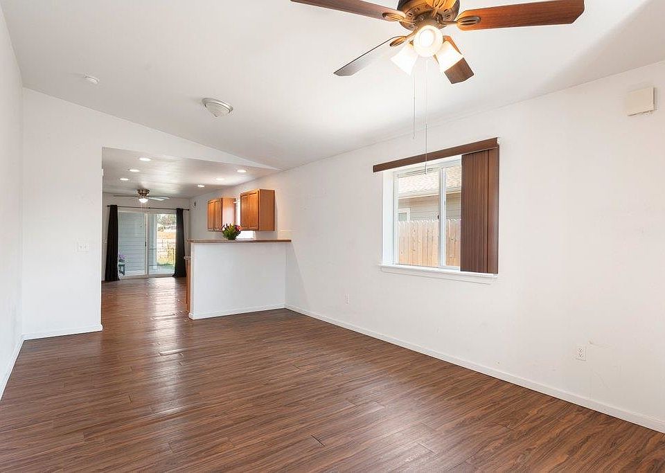 307 E I St, Deer Park, WA 99006 Zillow