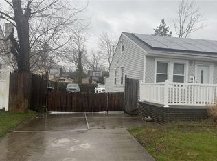 13 Locust Ave, Wheatley Heights, NY 11798