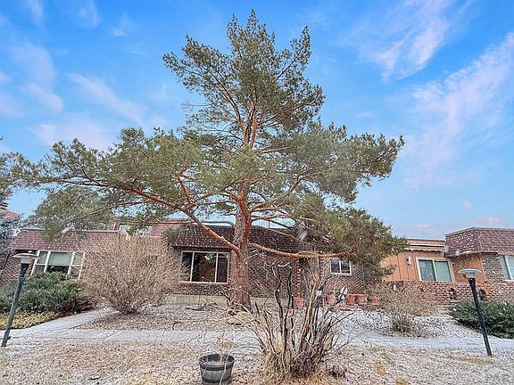 4th image of 52 Villa Dr