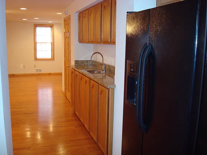 659 Stirling St — Photo 7