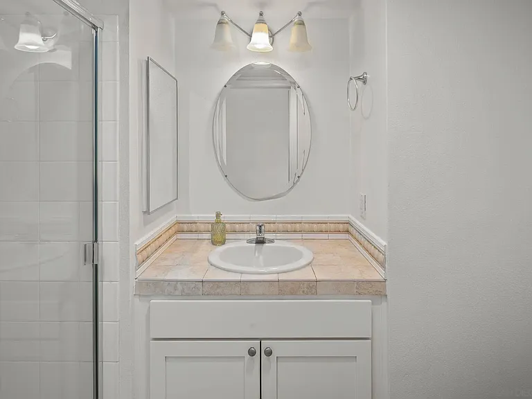 2400 5th Ave #438 — Photo 27