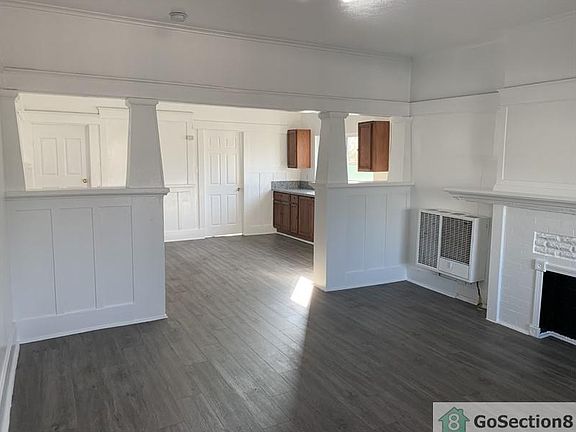 4th image of 4504 Wesley Ave