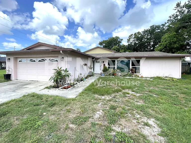 802 Embassy Rd — Photo 1