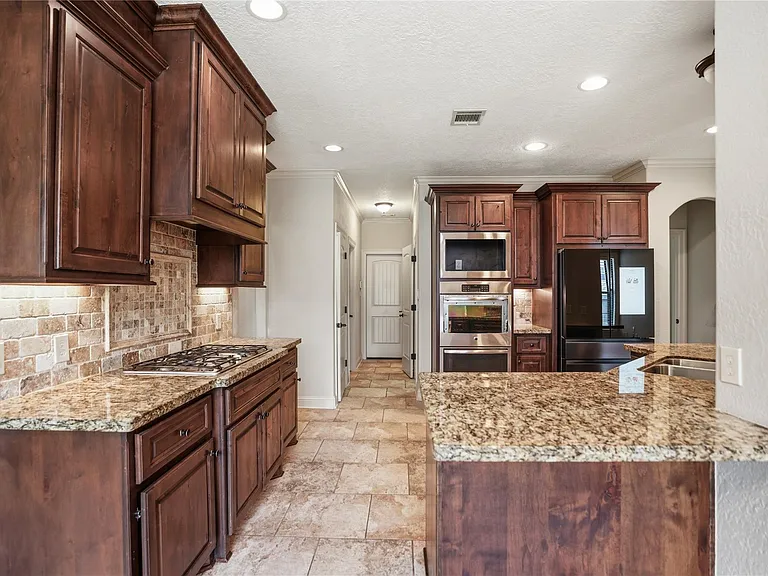 536 Stephen F Austin Dr — Photo 14