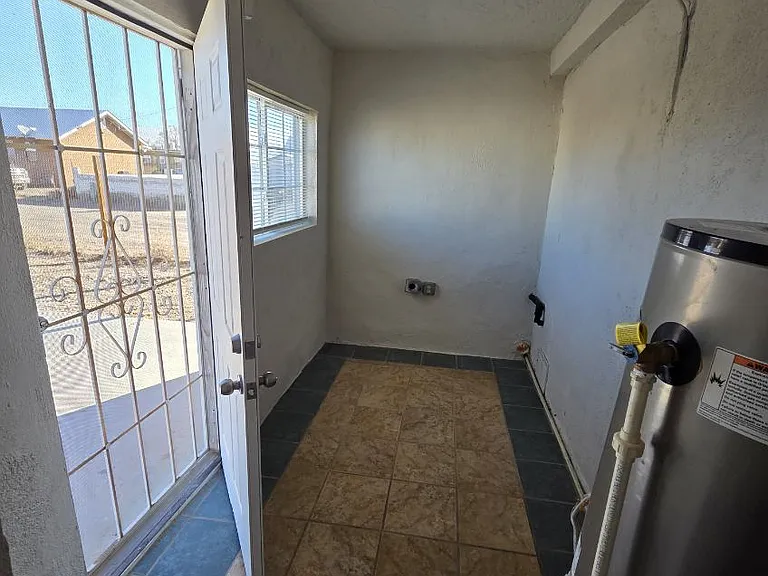 801 Calle Vigil — Photo 9