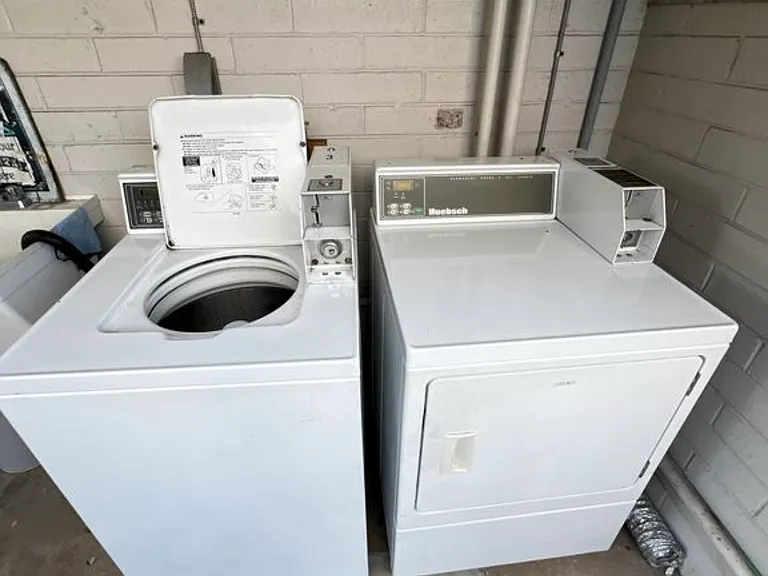 556 Kamoku St #3 — Photo 4