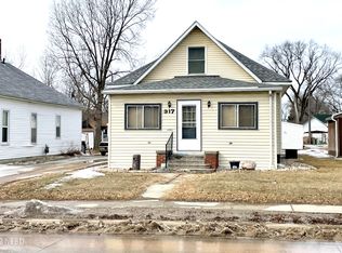 317 5th St SE, Watertown, SD 57201