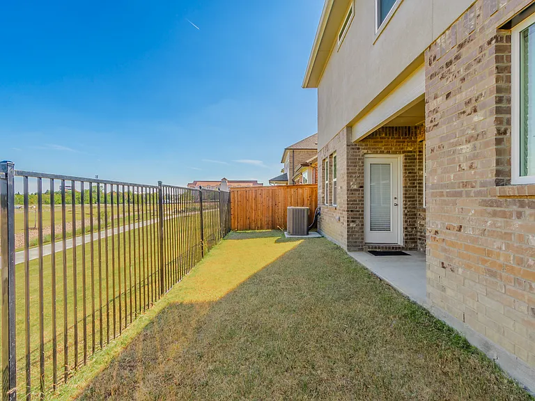 2068 Buffalo Hill Dr — Photo 20