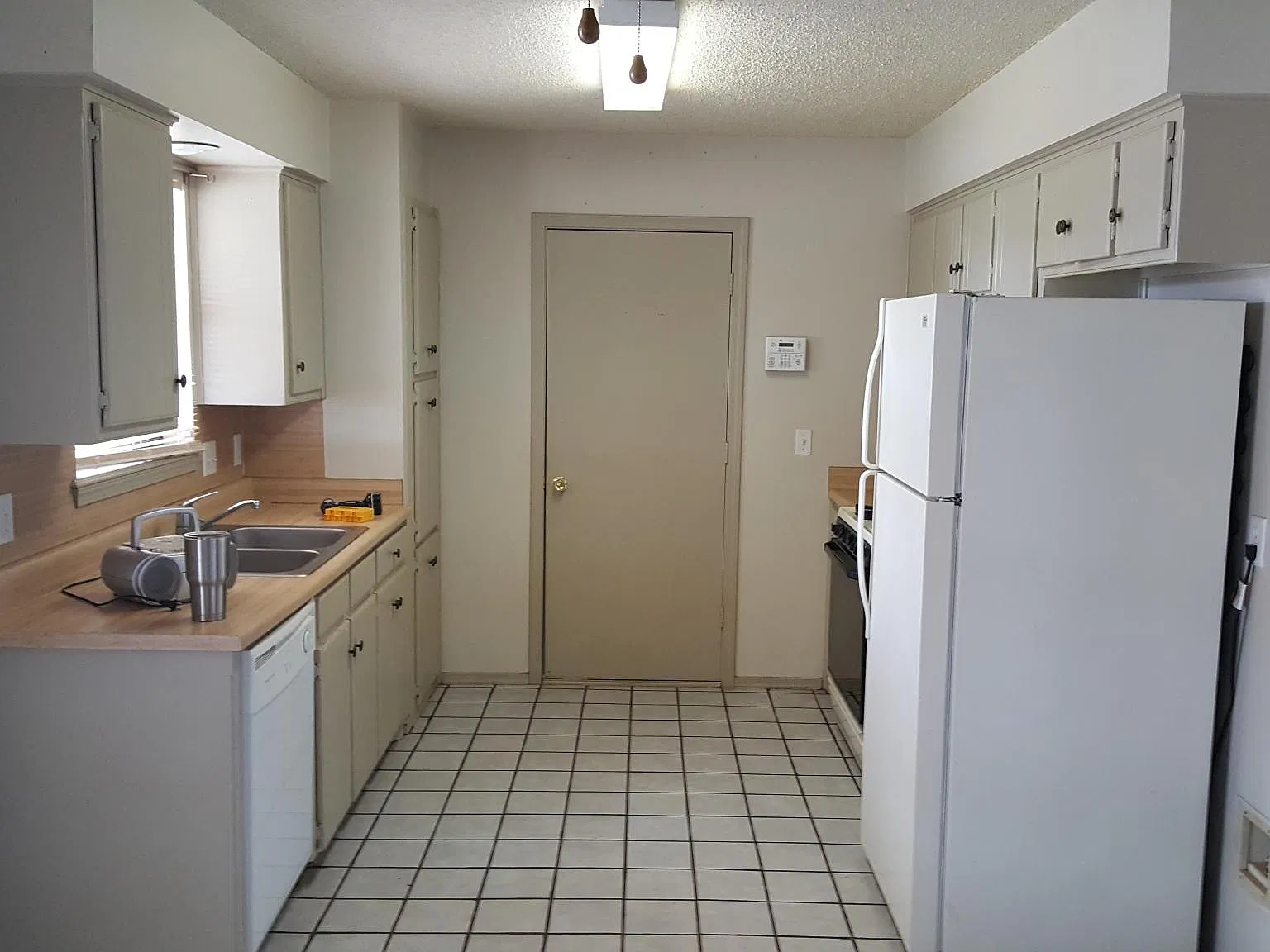 3 bed, 1200 sqft, $1,700 — Photo 2