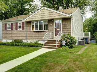 749 Rutherford Ave, Woodbridge, NJ 07095