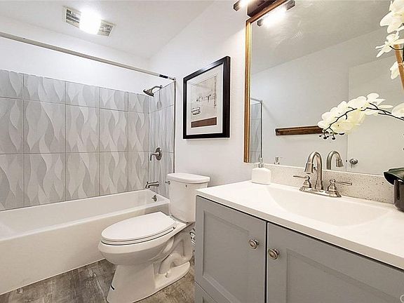 5th image of 9771 Acacia Ave