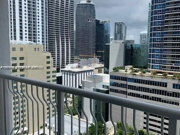 1200 Brickell Bay Dr, Miami, FL