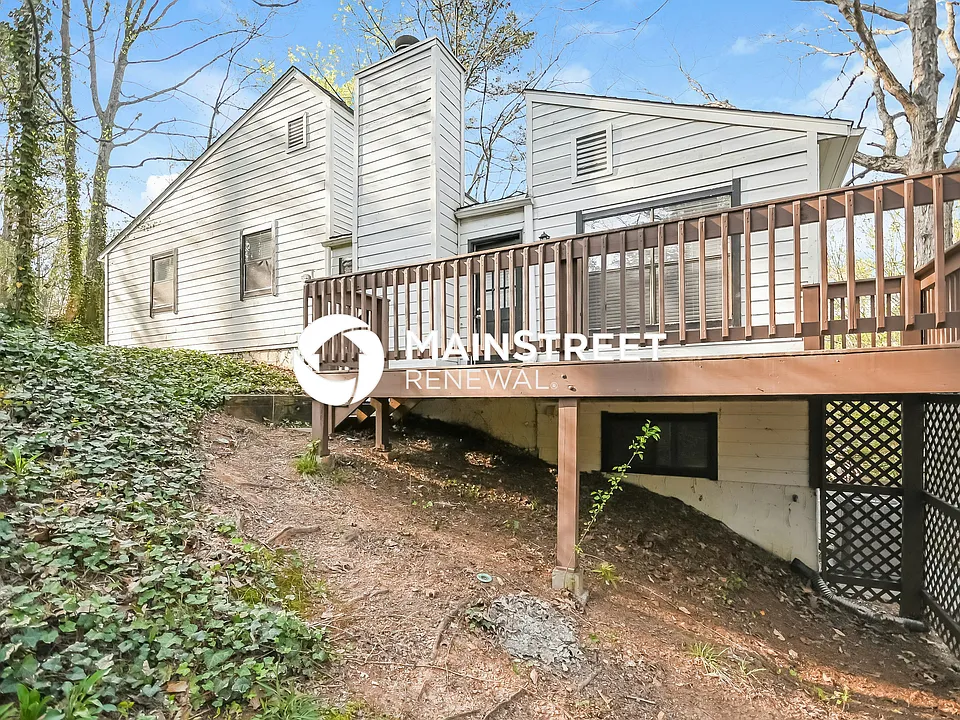 358 Shalloway Dr NE
