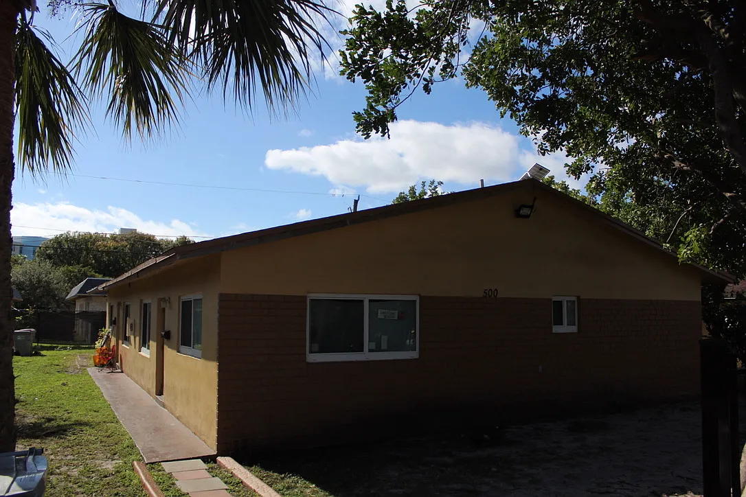 Pompano Branches — Photo 3