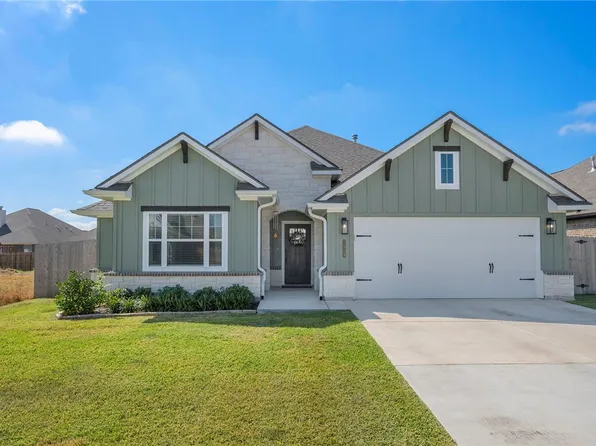 2909 Captain Ct, Bryan, TX 77808