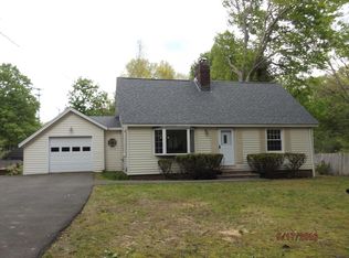 34 Willow St, Hamden, CT 06518