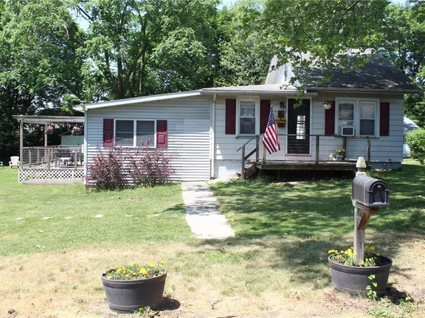 40 Meyers St, Nazareth, PA 18064