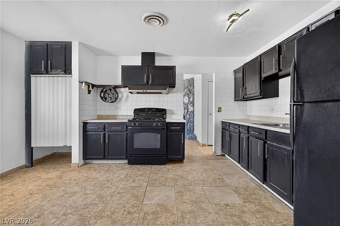 3 bed, 2.0 bath, 1214 sqft, $1,750 — Photo 1