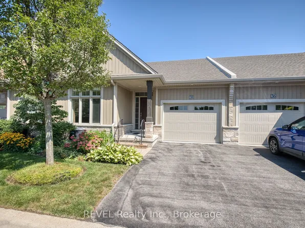 38 Sandalwood Cmn, Saint Catharines, ON L2M 0B3