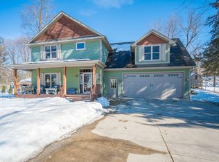 W330N6264 Hasslinger Dr, Nashotah, WI 53058