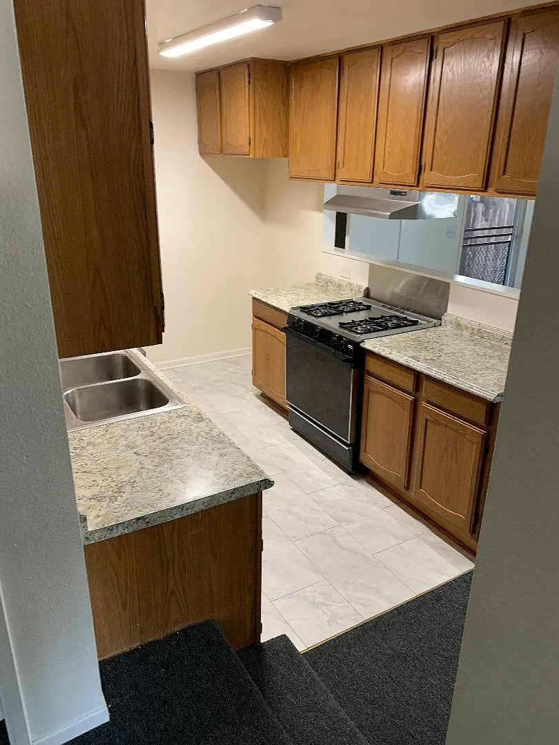 2 bed, $2,200 — Photo 4