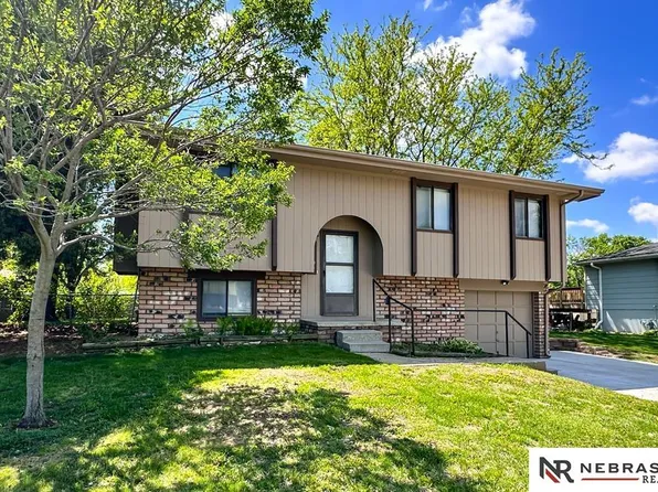 14509 Willow Creek Dr, Omaha, NE 68138