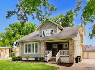 317 Olmsted Rd, Riverside, IL 60546