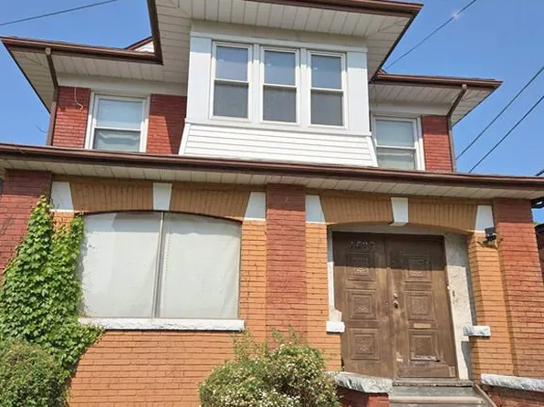 4689 Crysler Ave, Niagara Falls, ON L2E 3V7