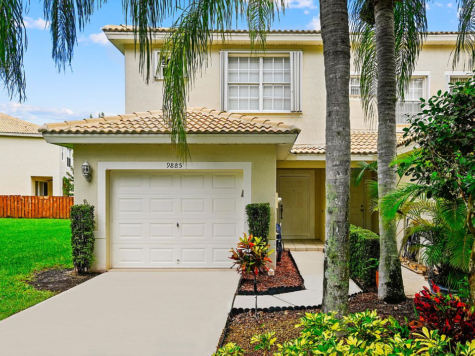 1st image of 9885 Lago Dr