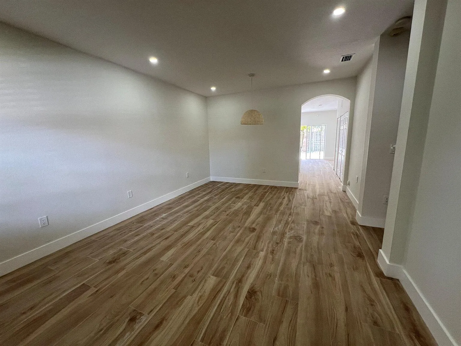3 bed, 2.0 bath, $2,800 — Photo 2