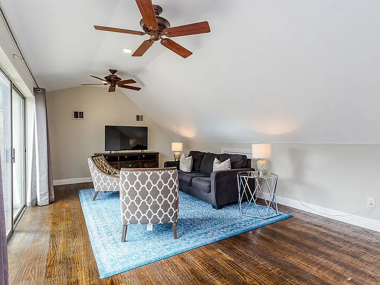 3817 Bowser Ave #C — Photo 22