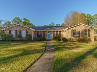 2319 Arcadia St, Hattiesburg, MS 39402