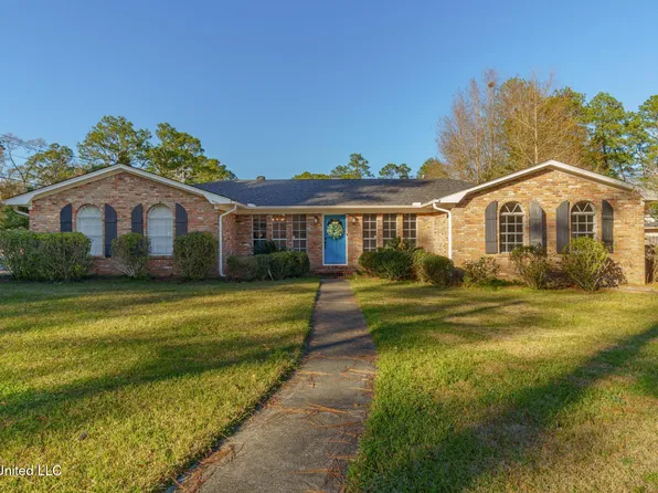 2319 Arcadia St, Hattiesburg, MS 39402