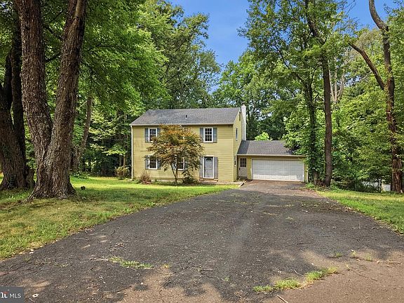 2nd image of 42 Springs Dr
