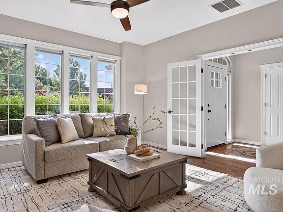 4th image of 2910 S Mayflower Way