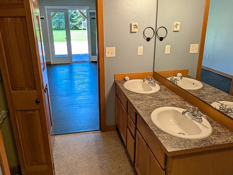 5482 Bayview Rd #B — Photo 24