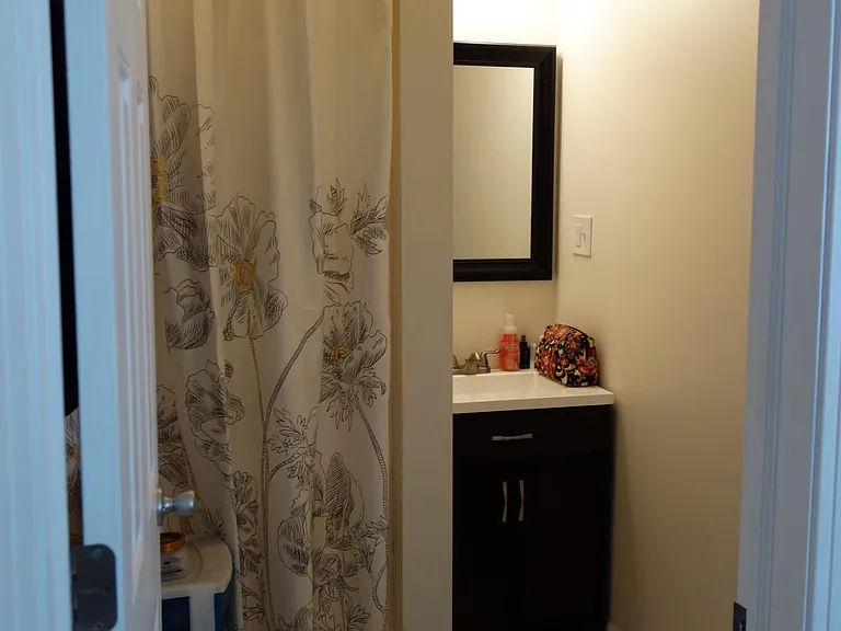 Bathroom 2 in bedroom 2