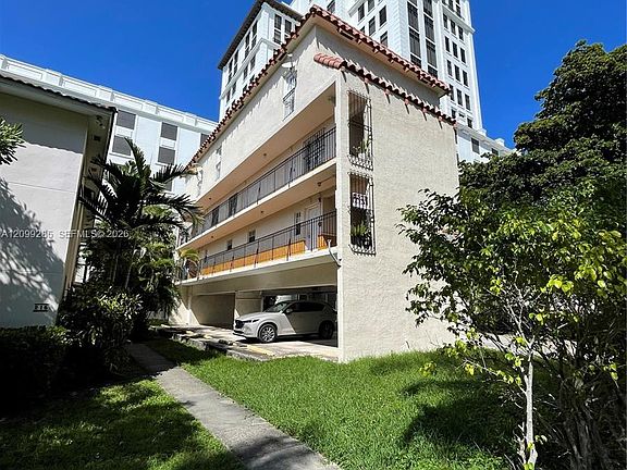 2nd image of 211 Sidonia Ave APT 1