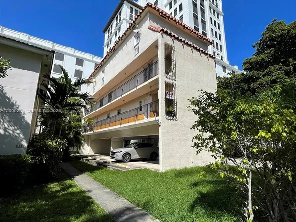 211 Sidonia Ave APT 1, Miami, FL 33134