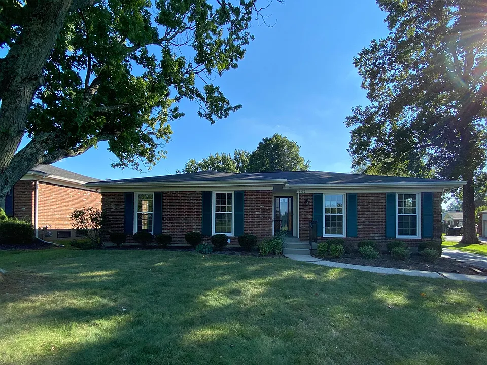 402 Gatehouse Ln