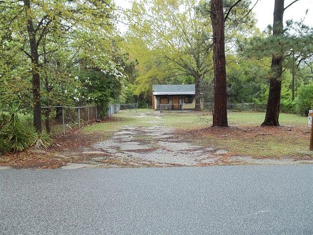 2nd image of 2111 Harold Rd