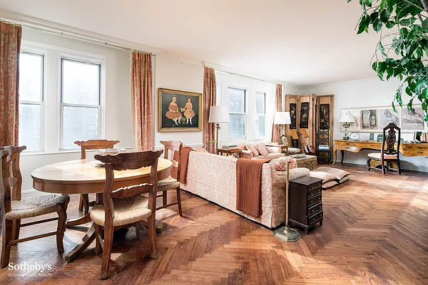 Sold by Sotheby's International Realty | media 3