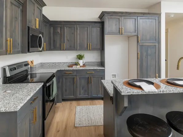 858 E 250 N, Hyrum, UT 84319