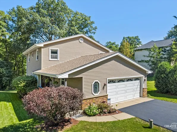 21436 W Sylvan Dr S, Mundelein, IL 60060