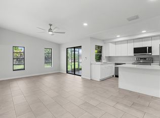 3724 SW 5th Pl, Cape Coral, FL 33914