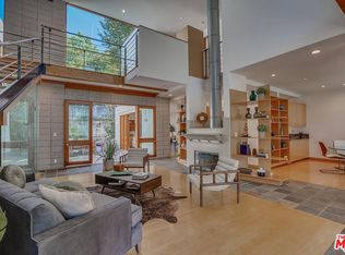 4070 Benedict Canyon Dr, Sherman Oaks, CA 91423