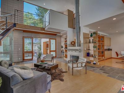 4070 Benedict Canyon Dr, Sherman Oaks, CA, 91423